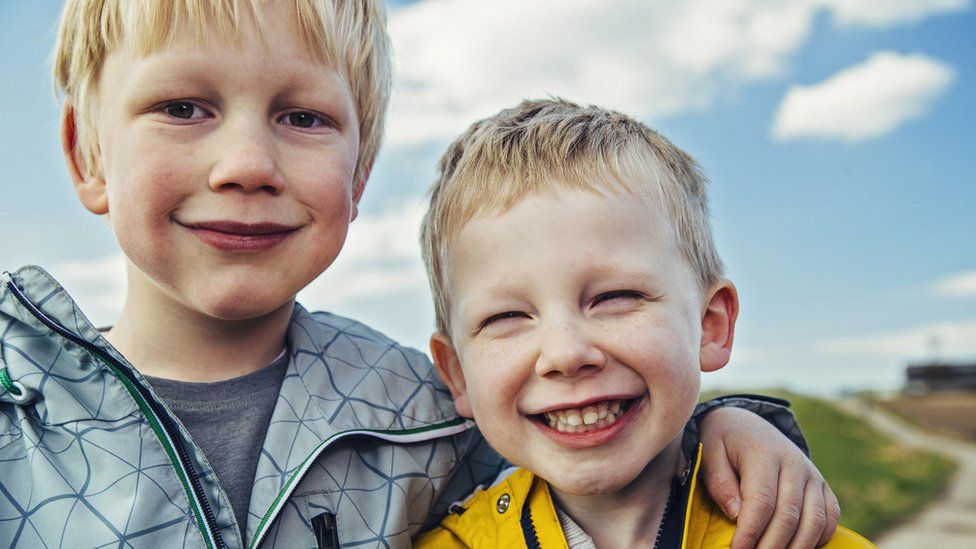 Smiling: Have your say on what makes you grin? - BBC Newsround