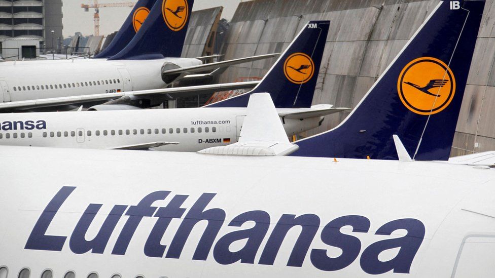 Lufthansa planes