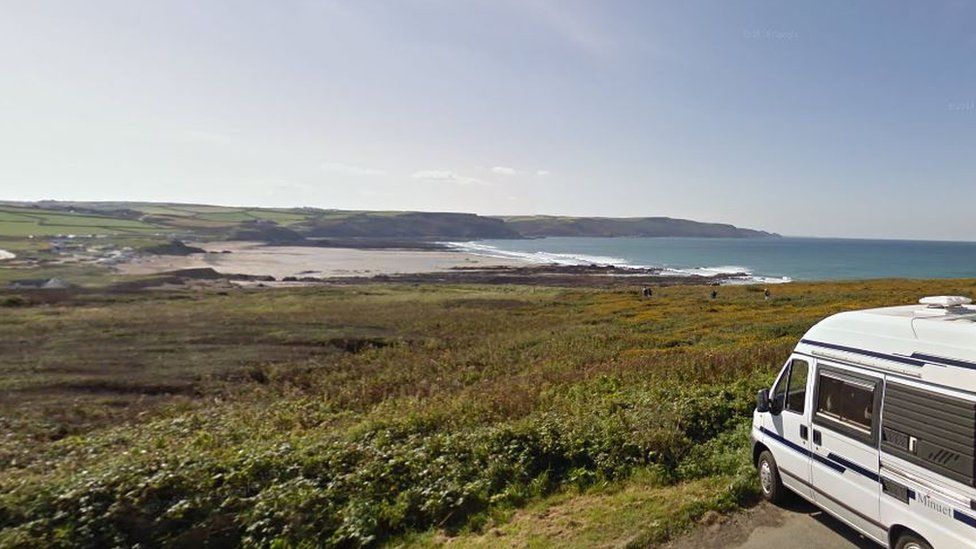 Mystery Widemouth Bay beach dog poison substance 'returned' - BBC News