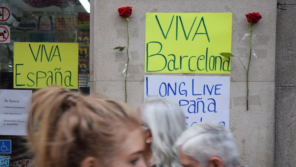 Signs in Spanish reading "Long live Spain" and "Long live Barcelona" on the Ramblas, Barcelona, 20 August