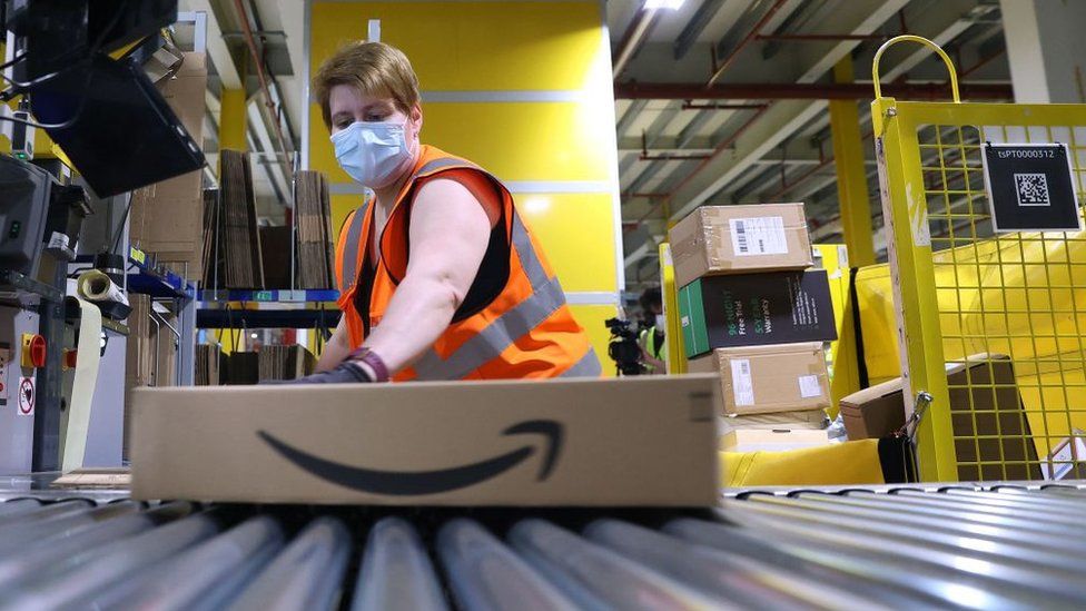 Amazon set to hire 10,000 UK workers BBC News