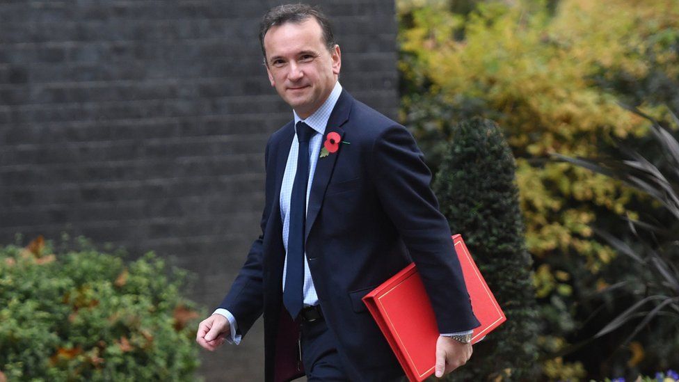 Welsh Secretary Alun Cairns arrives for a Cabinet meeting in Downing Street, London on 5 November