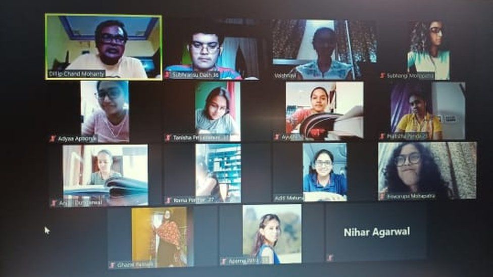 Students attend a class on Zoom
