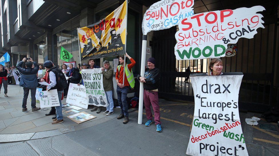 Protest over Drax power station expansion plans - BBC News