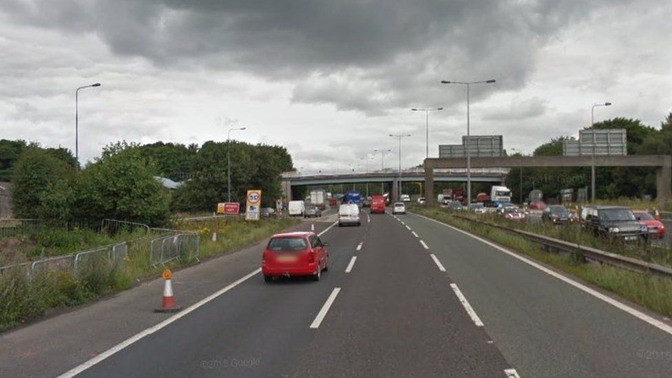 Pedestrian struck on M60 near Eccles and killed - BBC News