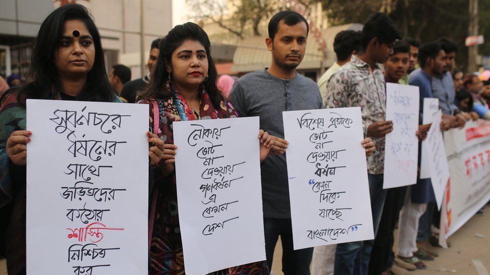 Bangladeshi students and social activist form a human chain in protest of the gang-rape of a mother from Noakhli, in Dhaka, Bangladesh on January 4