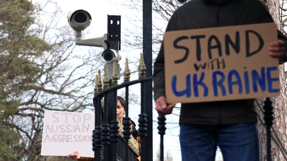 Protesters outside the embassy of the Russian Federation in Dublin