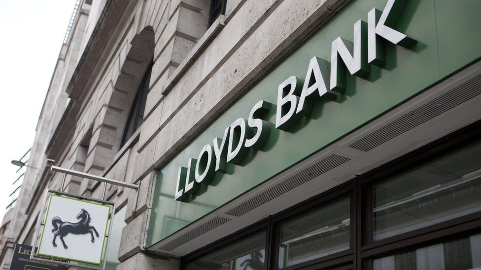 Lloyds resolves online banking woes - BBC News