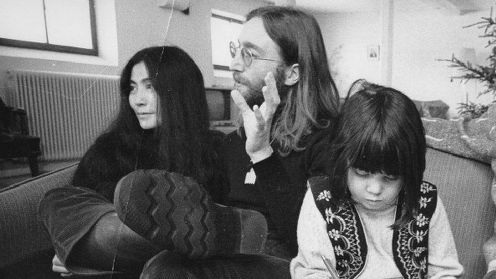 John Lennon, Yoko Ono and her daughter