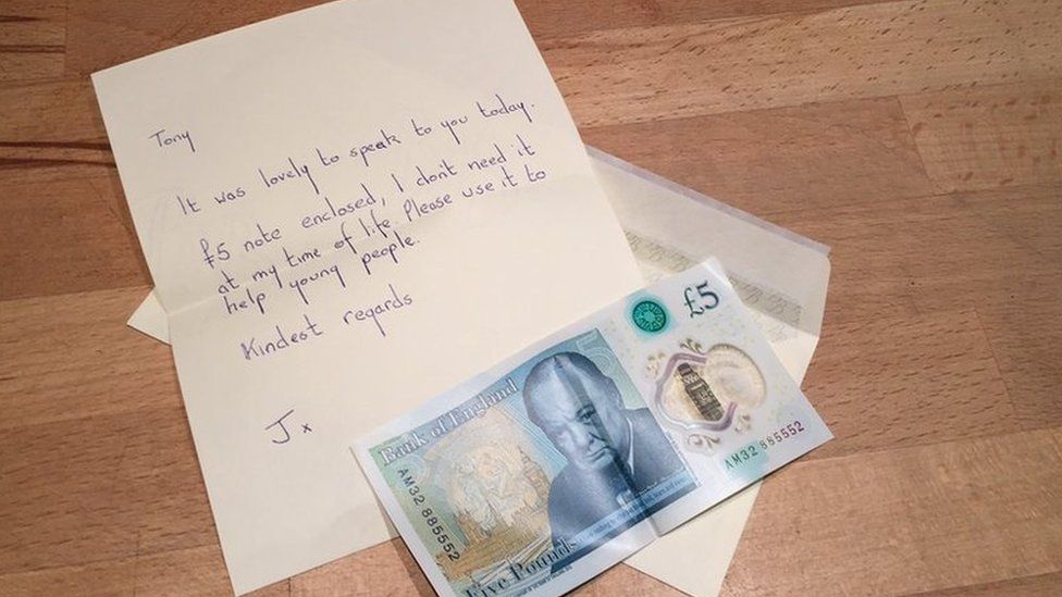Mystery Irish benefactor's note to gallery over £50k five pound note