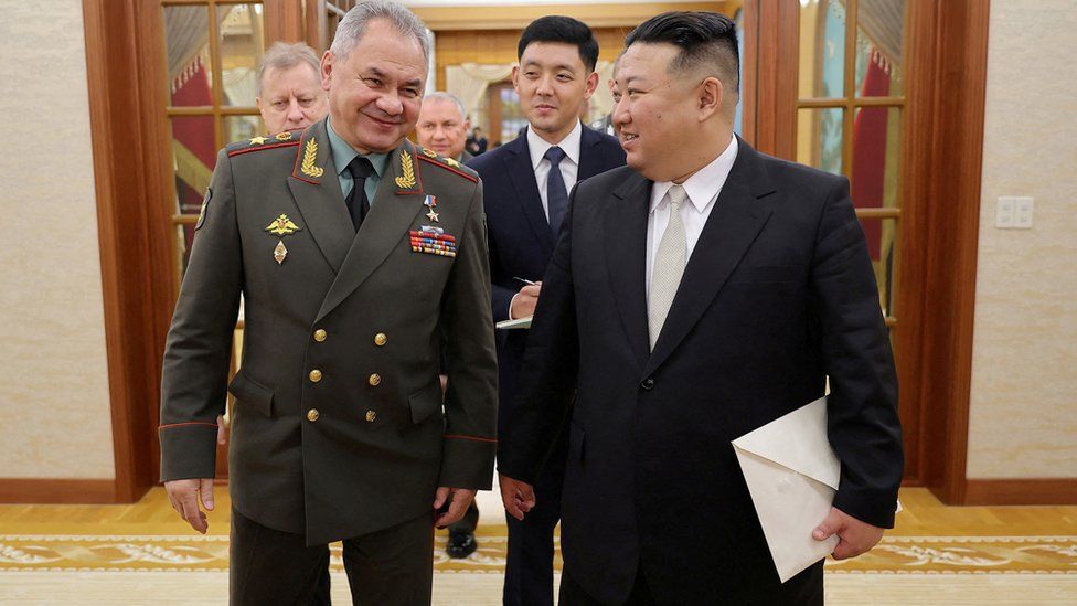 Лидер Северной Кореи Ким Чен Ын встречается с министром обороны России Сергеем Шойгу, 26 июля 2023 г.