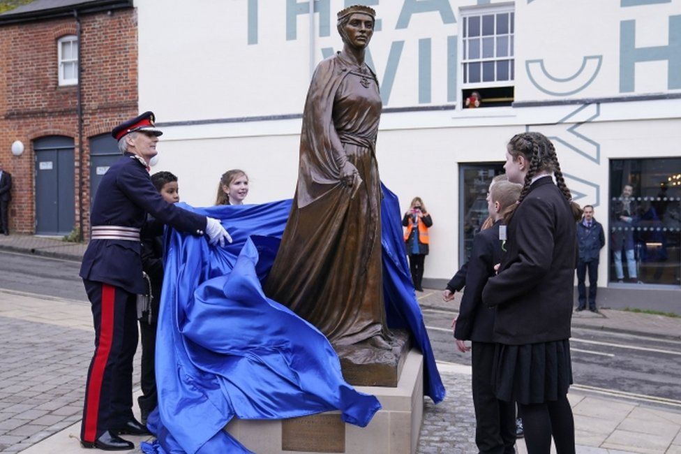 Statue unveiling