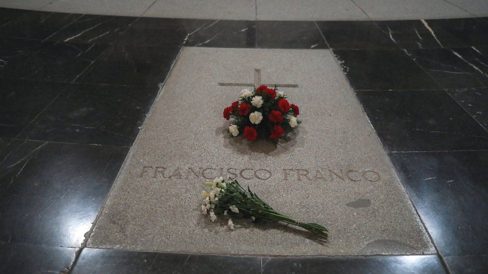Franco tomb, 19 Jun 18