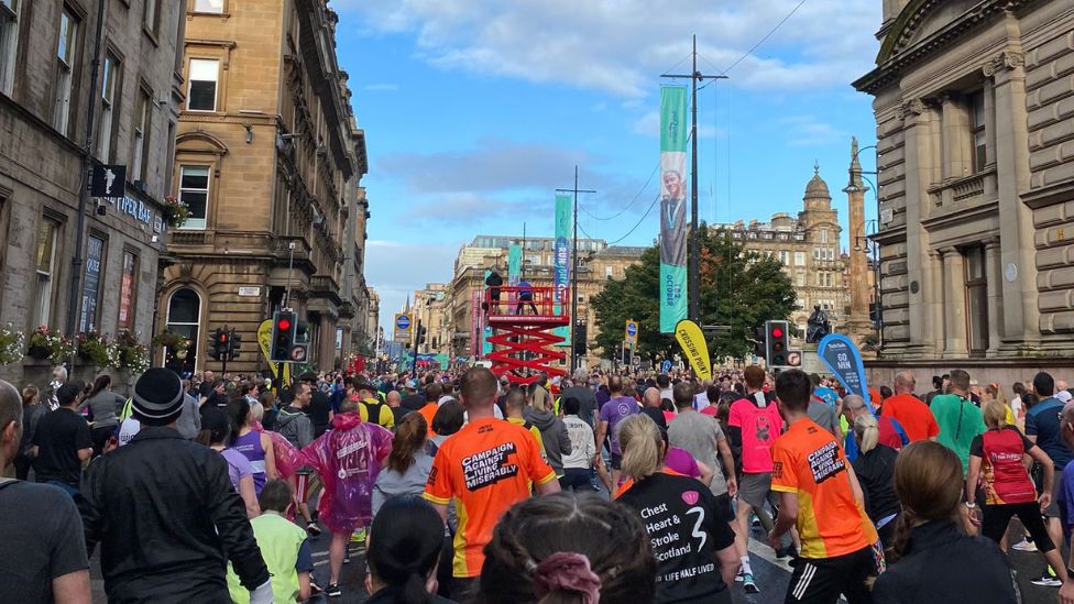 Great Scottish Run Anger over repeat of 150m course error BBC News