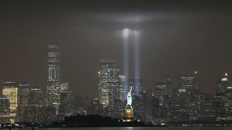Shafts-of-light-shine-from-Ground-Zero-in-tribute-to-the-victimso-f-9/11