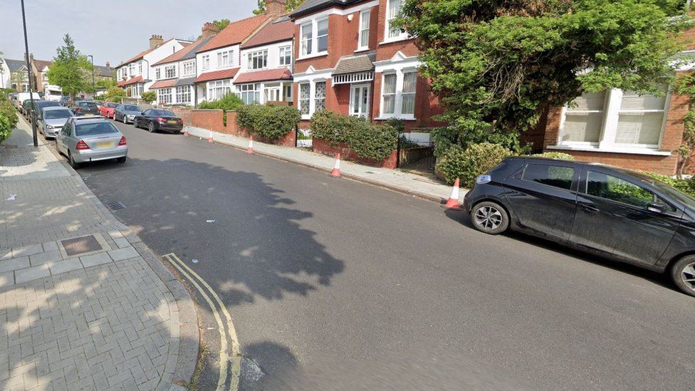 Triple stabbing at West Norwood new year house party BBC News