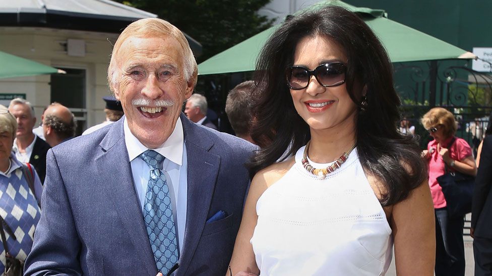 Sir Bruce Forsyth with Lady Forsyth in 2014