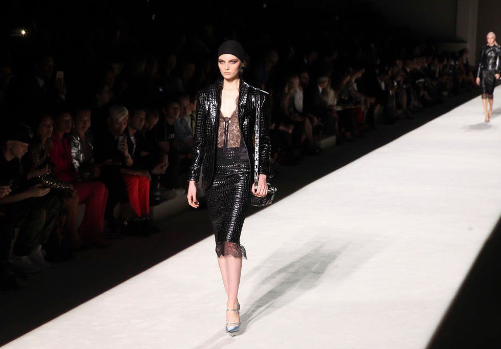 Tom Ford Closes New York Fashion Week With a Lavish, Disco-Inspired Show -  EBONY