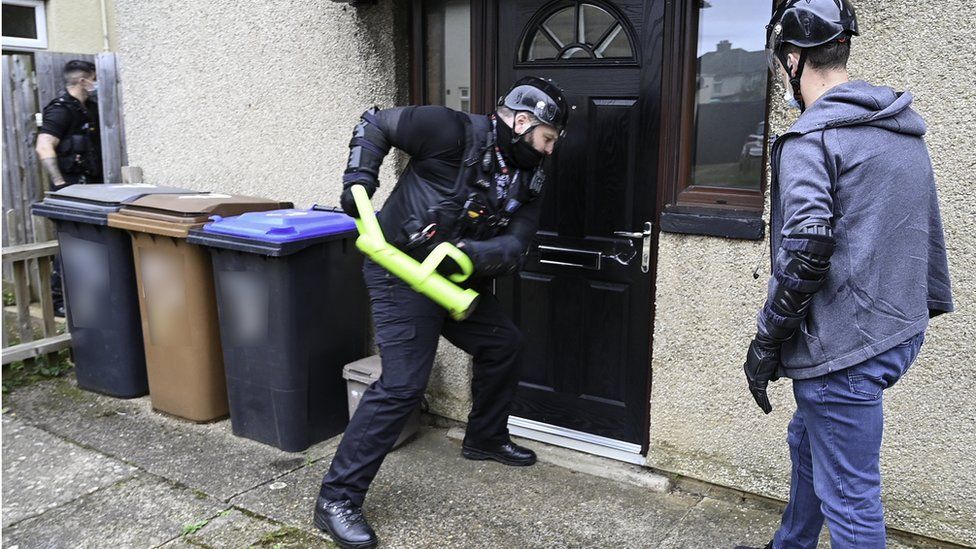 Northamptonshire Police executing a county lines drug warrant