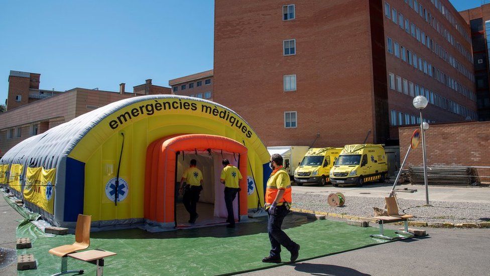 View of a field hospital set up by health authorities next to Arnau de Vilanova Teaching Hospital in Lleida, Catalonia, 3 July