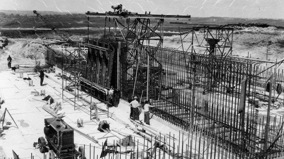 Blacknoll reservoir construction