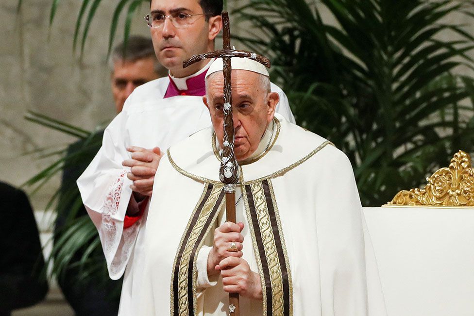 Papa Françesku kryeson meshën e Krishtlindjes në Bazilikën e Shën Pjetrit në Vatikan më 6 prill 2023