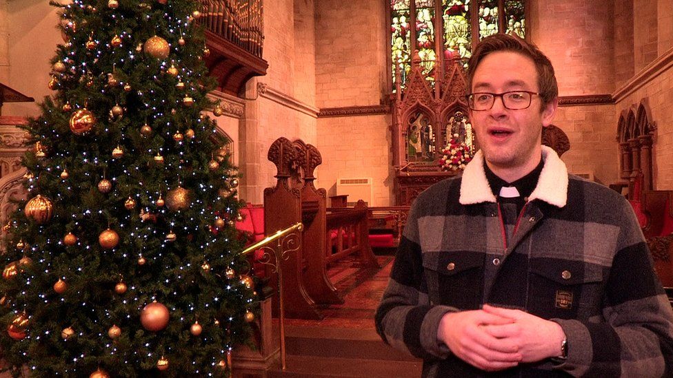 Churches: Christmas plans affected by coronavirus - BBC News