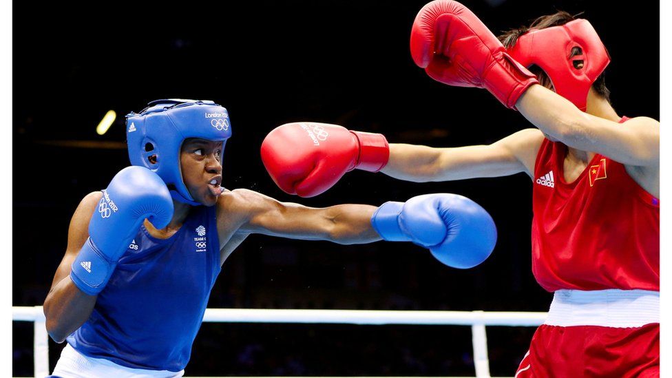 Nicola Adams boxing in fly weight final London 2012
