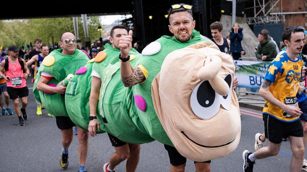 London Marathon 2024: Cool costumes and celebrity runners - BBC Newsround