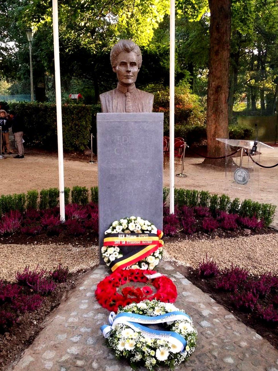 Edith Cavell Sculpture To Commemorate Ww1 Nurse Shot In Belgium c News