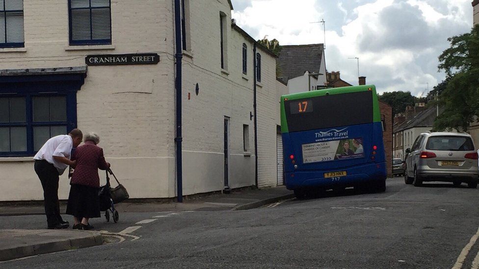 Driver Mark Adams pulled over his bus to help 90-year-old Maureen cross a road in the Jericho area of Oxford