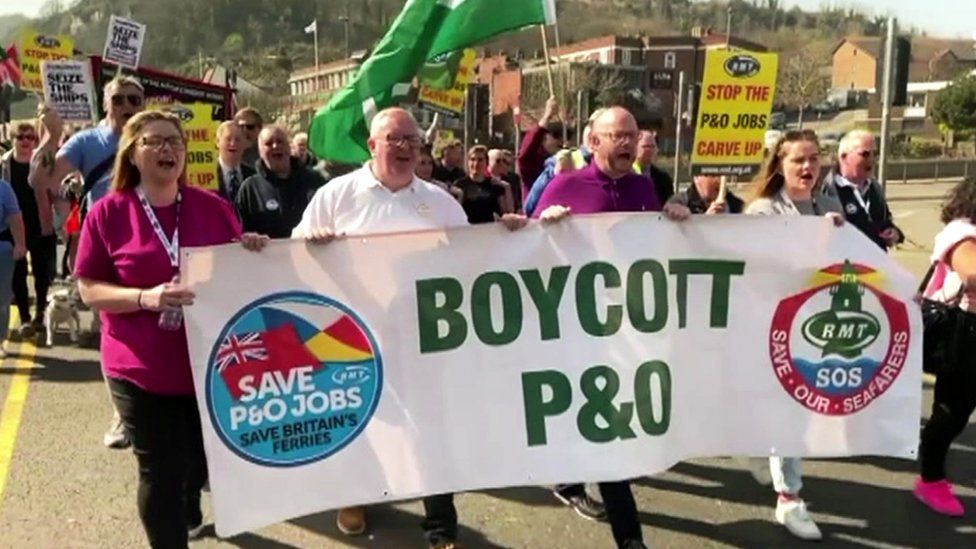 Miembros del sindicato protestan en Dover