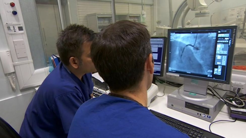 Protest Held Over Grantham Hospital Aande Closure Bbc News