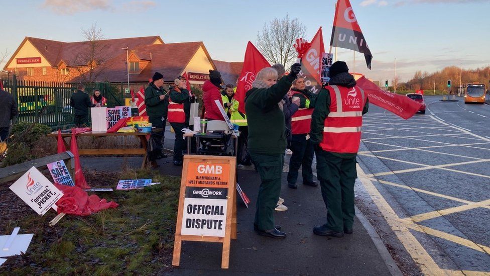 GMB ambulance workers