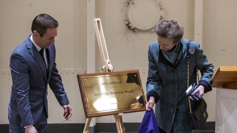 Princess Anne unveils the plaque