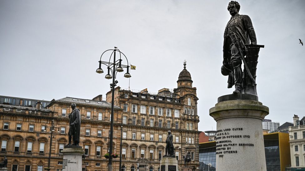 Dundee's historical connections to slavery explored in new trail - BBC News