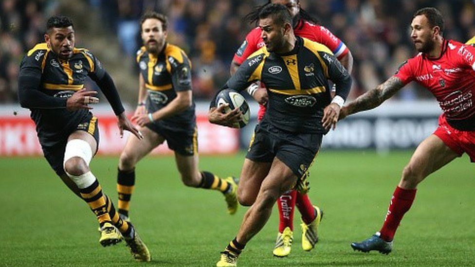 Frank Halai of Wasps breaks with the ball during the European Rugby Champions Cup match between Wasps and Toulon at the Ricoh Arena on November 22