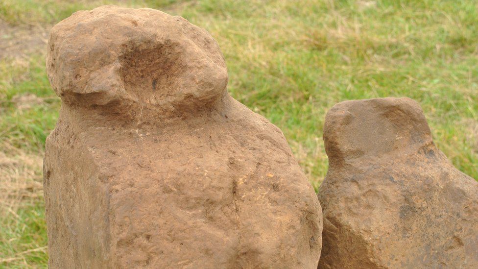 Nine 'amazing' Bronze Age figurines found at Orkney dig - BBC News