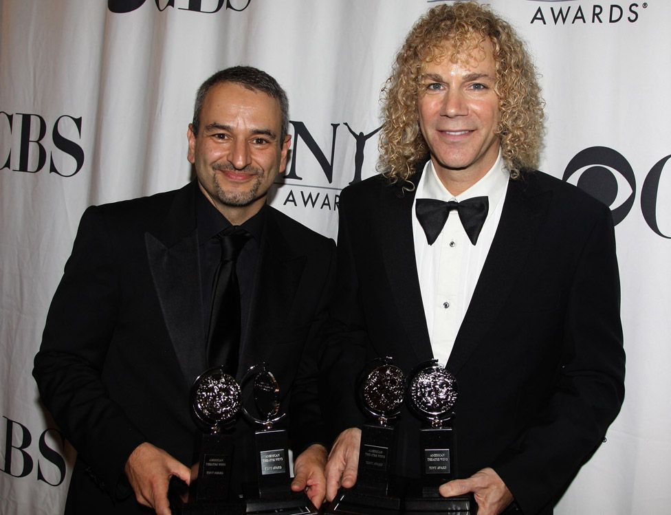 Джо ДиПьетро и Дэвид Брайан из Bon Jovi на церемонии вручения наград Tony Awards 2010