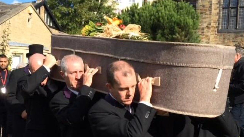 'Bradford Jesus' cathedral funeral is held BBC News