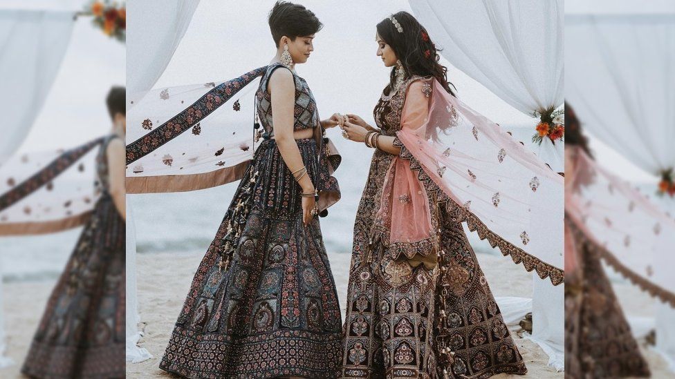 976px x 549px - Noora and Adhila: Kerala lesbian 'brides' in 'wedding' photoshoot - BBC News
