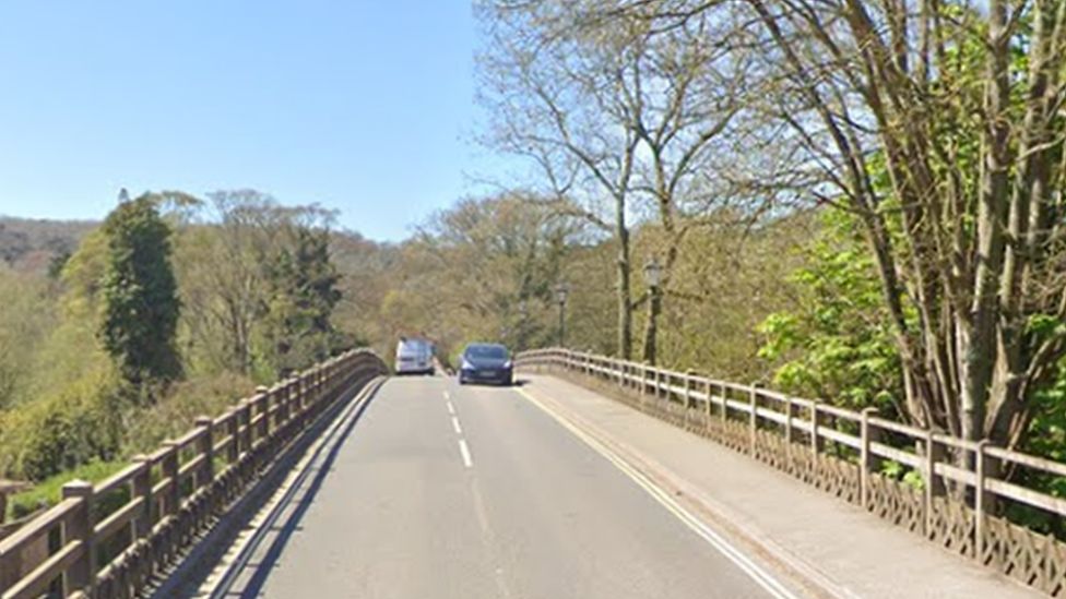 Goring and Streatley Bridge closed as gas main repair works start