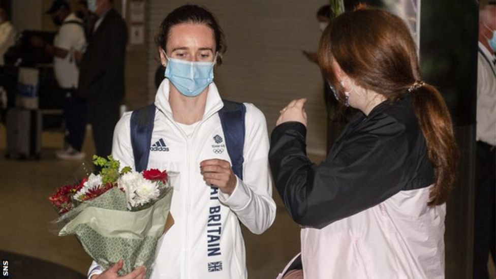Laura Muir: Olympian 'gutted' after indoor season-ending injury - BBC Sport