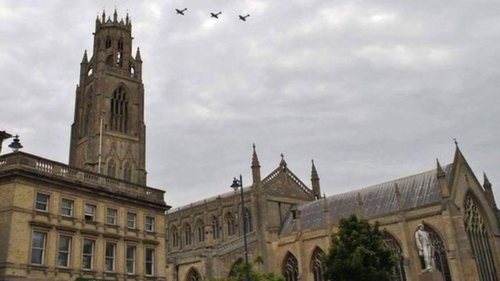 Stolen Boston Stump floodlights found after anonymous tip-off - BBC News