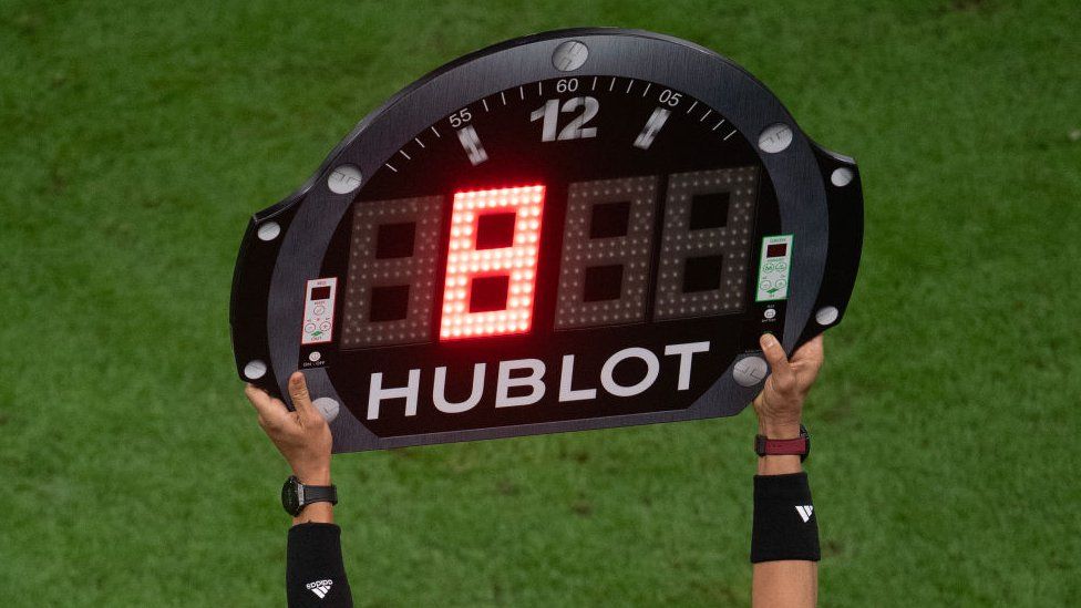 timekeeping-how-long-should-a-game-of-football-be-bbc-newsround