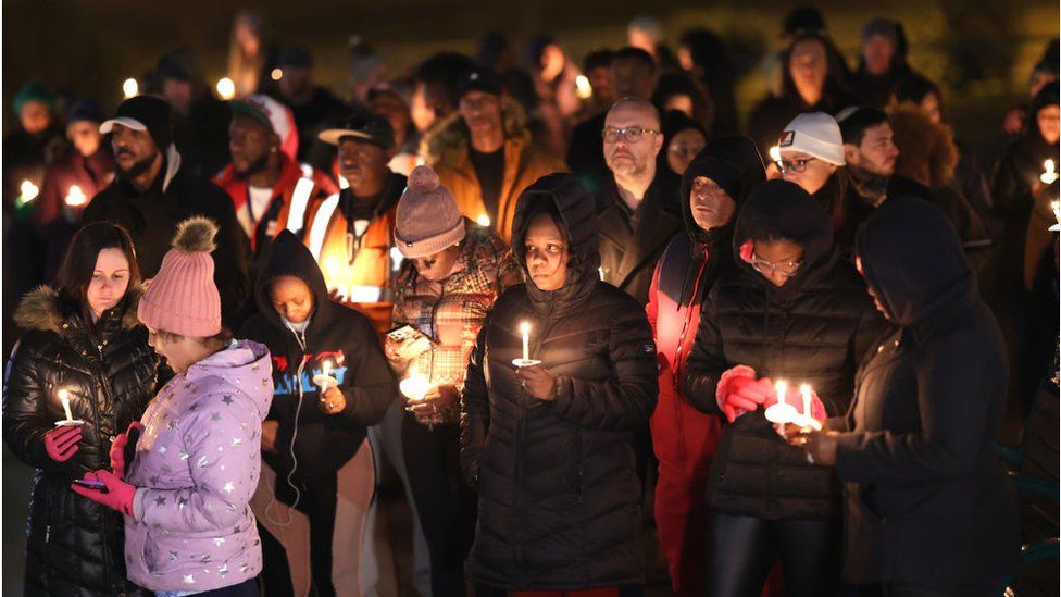 Бдение со свечами в память о Тайре Николсе в скейт-парке Тоби в Мемфисе, штат Теннесси