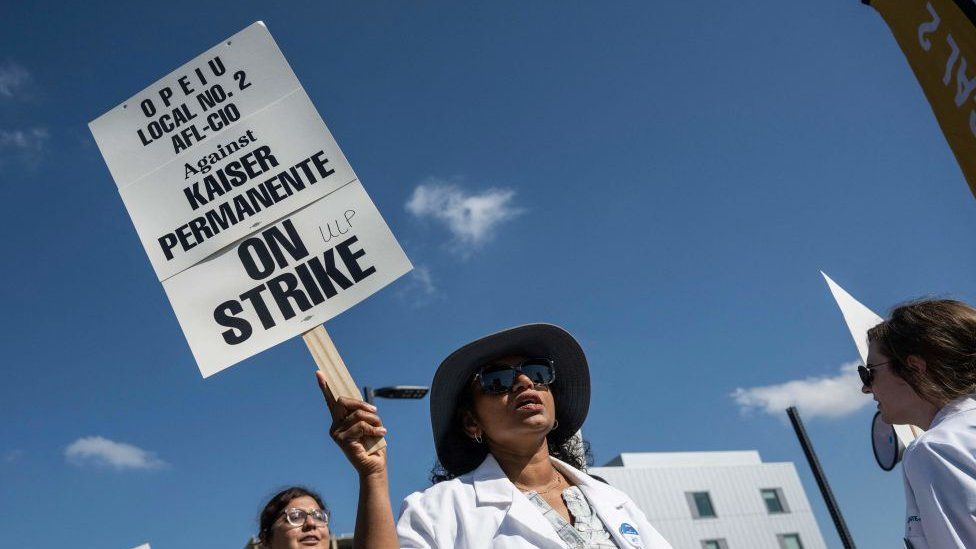 Kaiser Permanente Over 75,000 US healthcare workers go on strike BBC