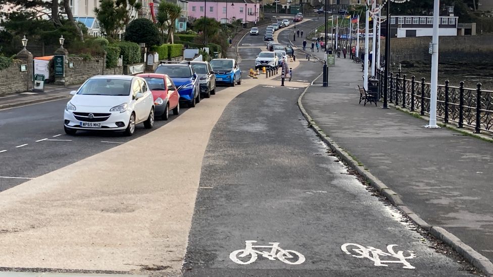 Cycle lanes in Clevedon