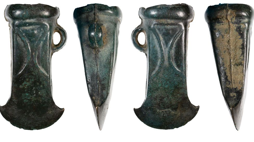 'Exceptional' hoard of Bronze Age axe heads found in Essex BBC News