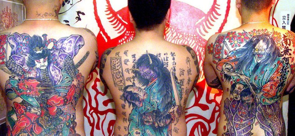 Japanese spas urged to relax tattoo rules for tourists - BBC News